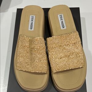New Steve Madden Beige Textured Slide Sandals